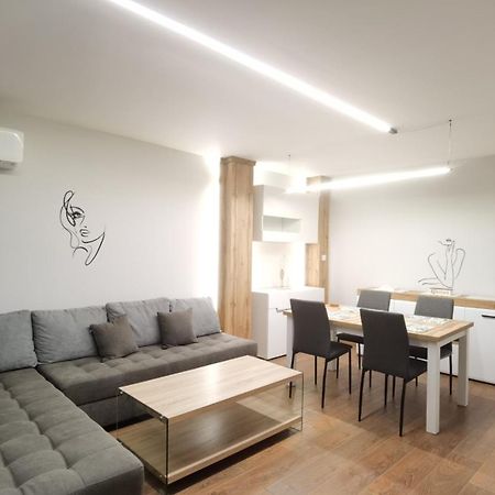 Diana Apartment Ruse Zewnętrze zdjęcie